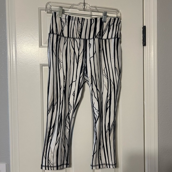 DSG Black and White Striped womens capri Leggings - Picture 1 of 4